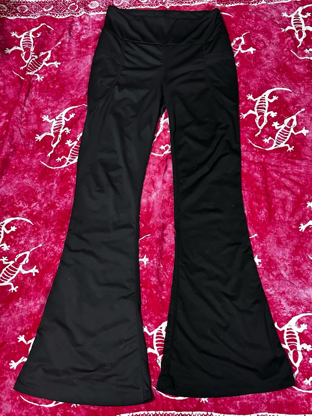 Black Women's Flared Cargo Yoga Pants